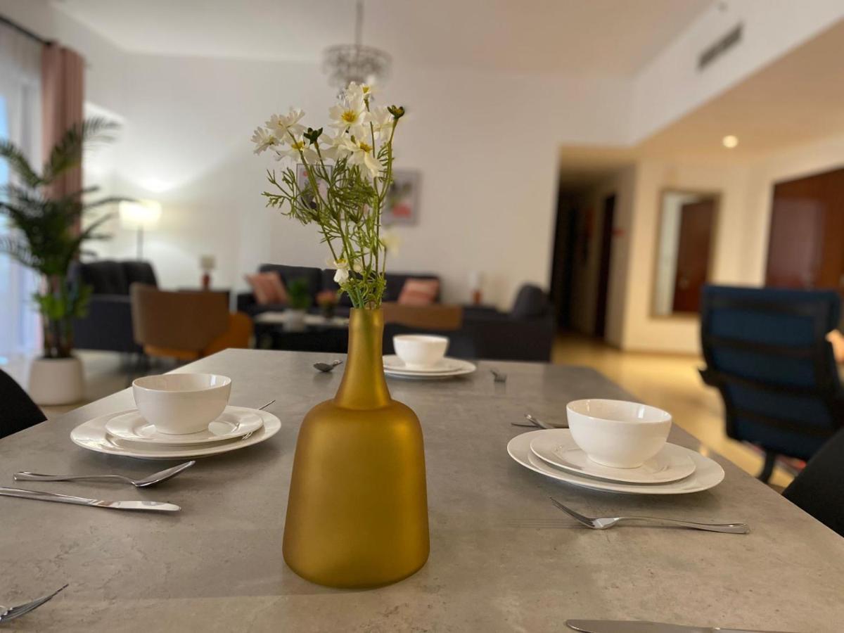 Grays Hostel By Haly Dubai Esterno foto